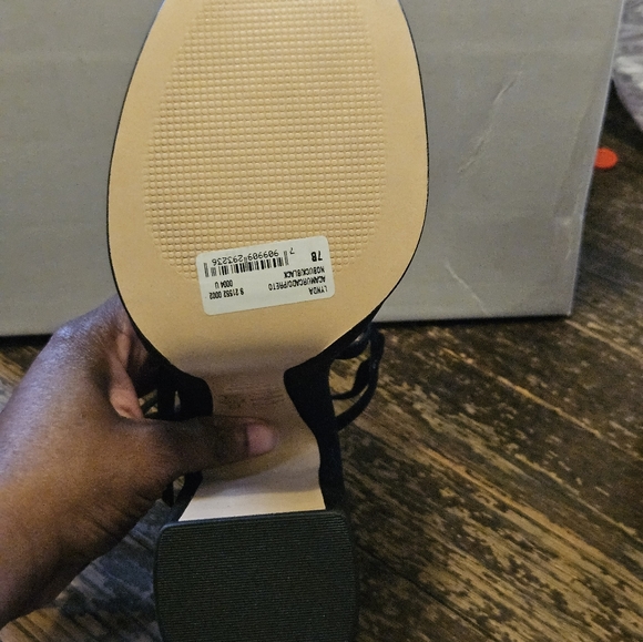 New! SCHUTZ Lynda Nubuck Strappy Platform Sandals - Picture 14 of 15